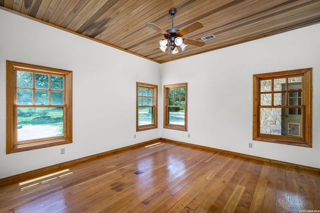 377 BUFFALO SPRINGS RD, New Braunfels, TX 78132