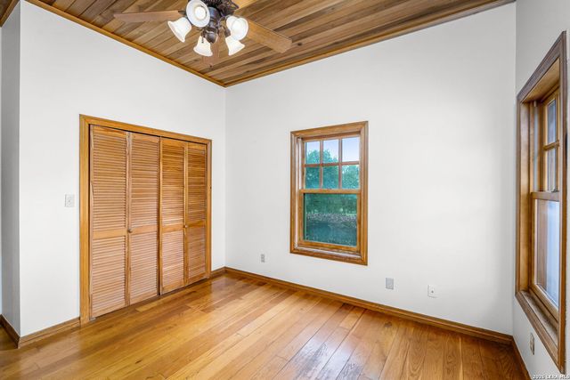 377 BUFFALO SPRINGS RD, New Braunfels, TX 78132