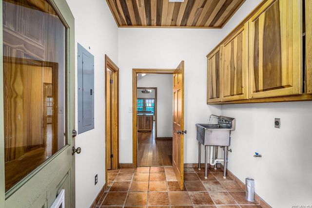 377 BUFFALO SPRINGS RD, New Braunfels, TX 78132