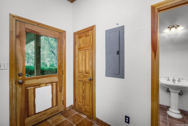 377 BUFFALO SPRINGS RD, New Braunfels, TX 78132