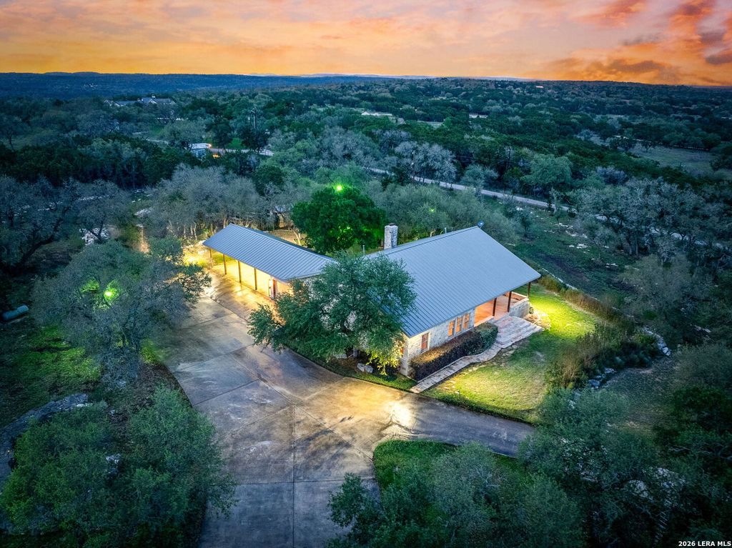 377 BUFFALO SPRINGS RD, New Braunfels, TX 78132