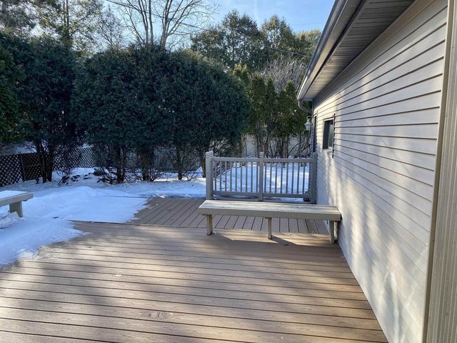 703 GREENBRIAR AVENUE, Park Ridge, WI 54481