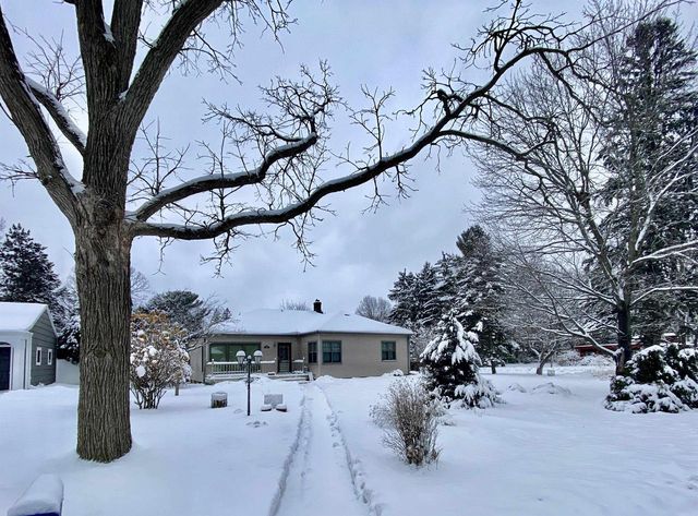 703 GREENBRIAR AVENUE, Park Ridge, WI 54481