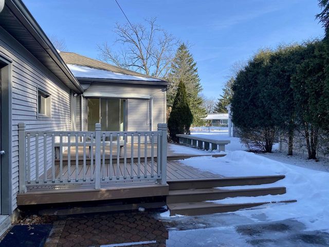 703 GREENBRIAR AVENUE, Park Ridge, WI 54481