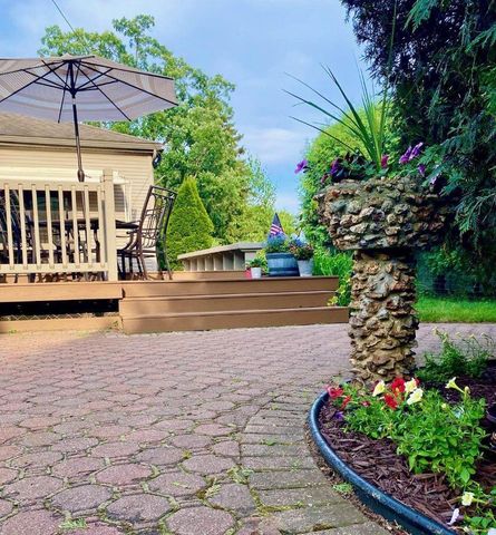 703 GREENBRIAR AVENUE, Park Ridge, WI 54481