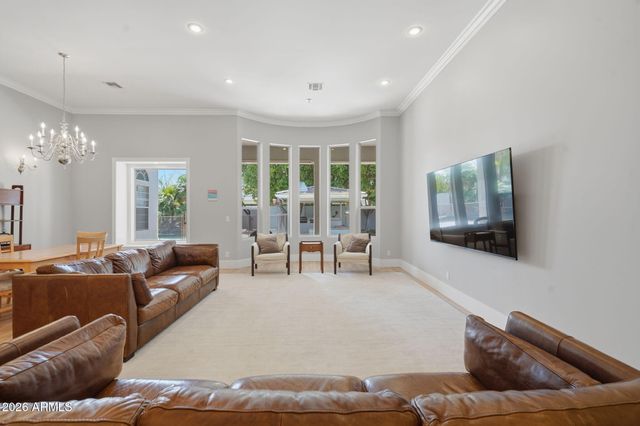 302 S TUCANA Court, Gilbert, AZ 85296