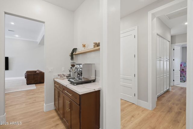 302 S TUCANA Court, Gilbert, AZ 85296