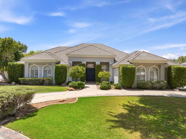 302 S TUCANA Court, Gilbert, AZ 85296