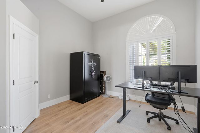 302 S TUCANA Court, Gilbert, AZ 85296