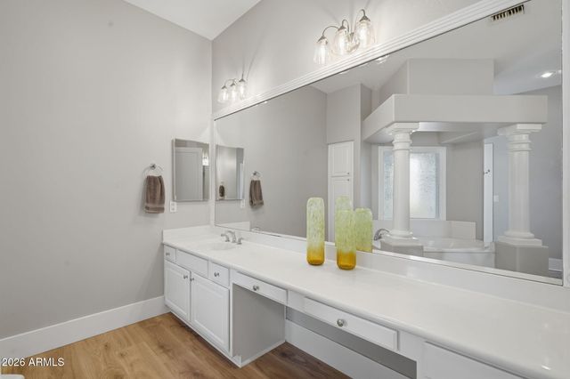 302 S TUCANA Court, Gilbert, AZ 85296