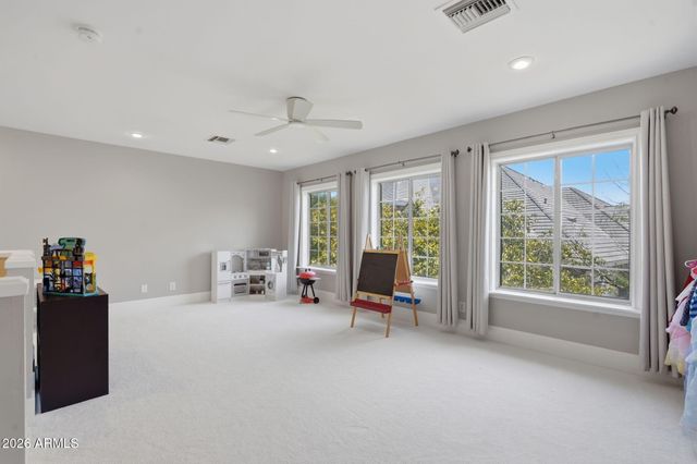 302 S TUCANA Court, Gilbert, AZ 85296