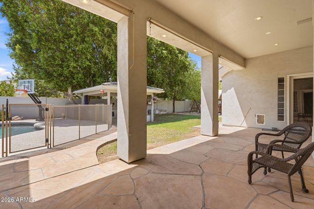 302 S TUCANA Court, Gilbert, AZ 85296