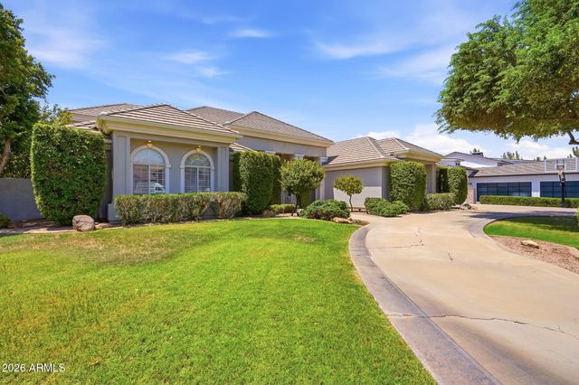 302 S TUCANA Court, Gilbert, AZ 85296