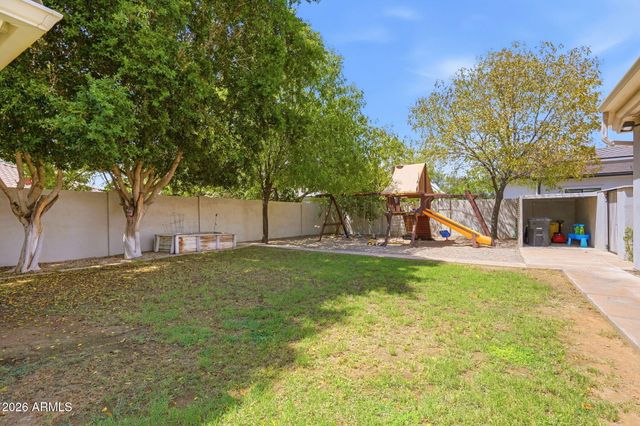 302 S TUCANA Court, Gilbert, AZ 85296
