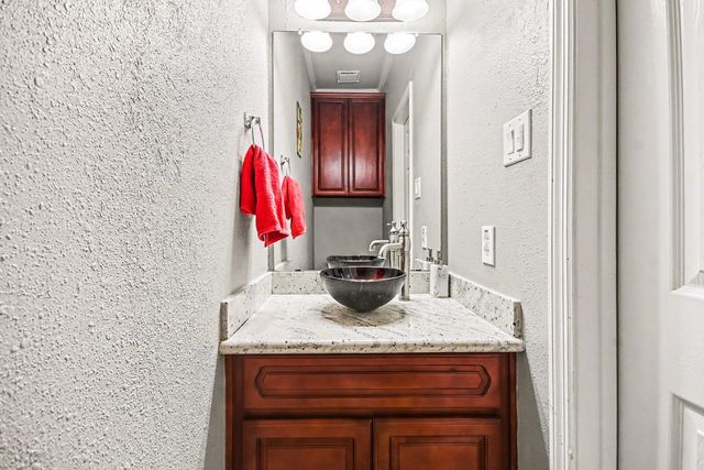 54 Parsley Court, Lake Jackson, TX 77566