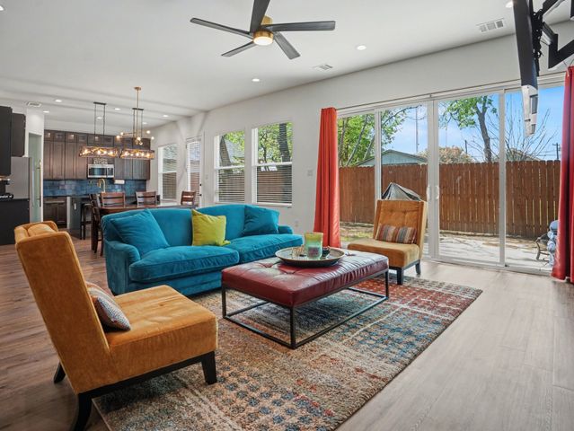 324 S Main Street, Cedar Hill, TX 75104