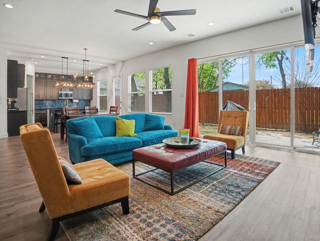 324 S Main Street, Cedar Hill, TX 75104