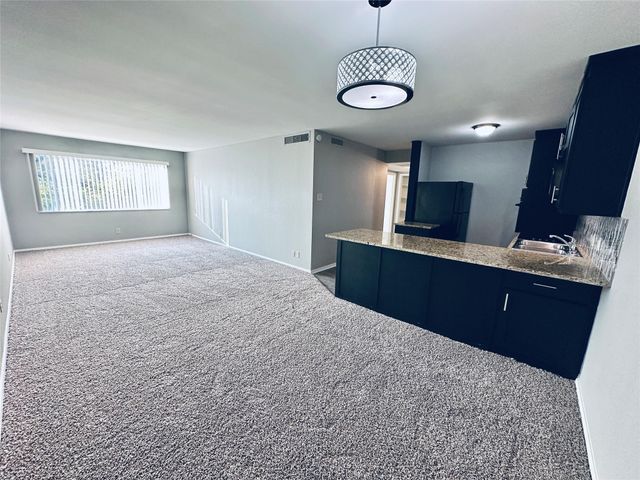 601 W 11th ST 227, Austin, TX 78701