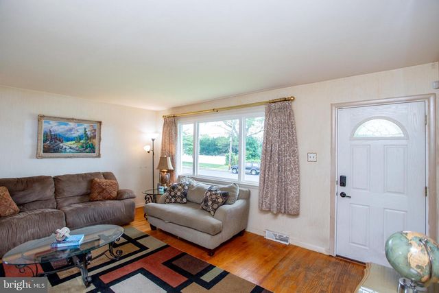 1264 TULIP RD, Warminster, PA 18974