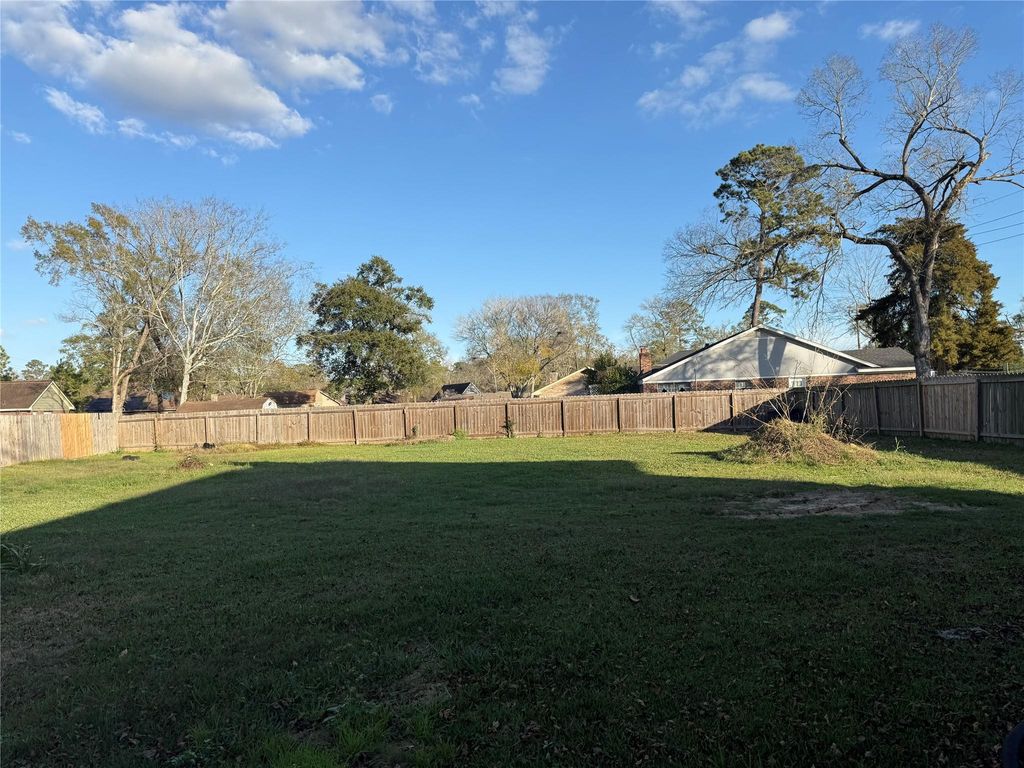 1810 Eagle Point Road, Crosby, TX 77532