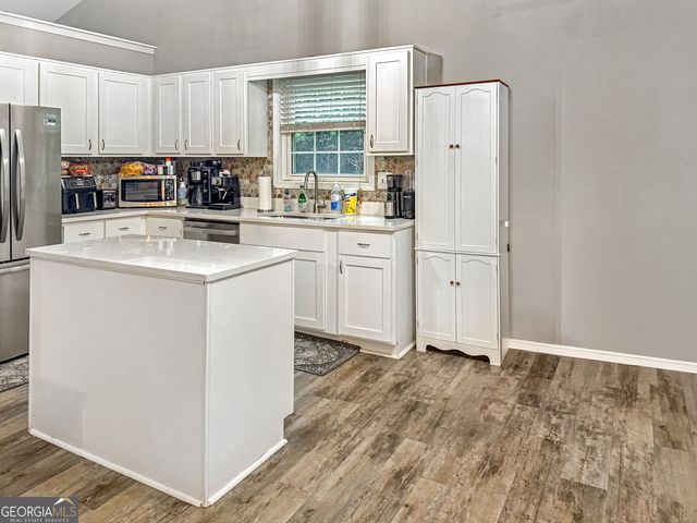 635 Paris Drive, Lawrenceville, GA 30043