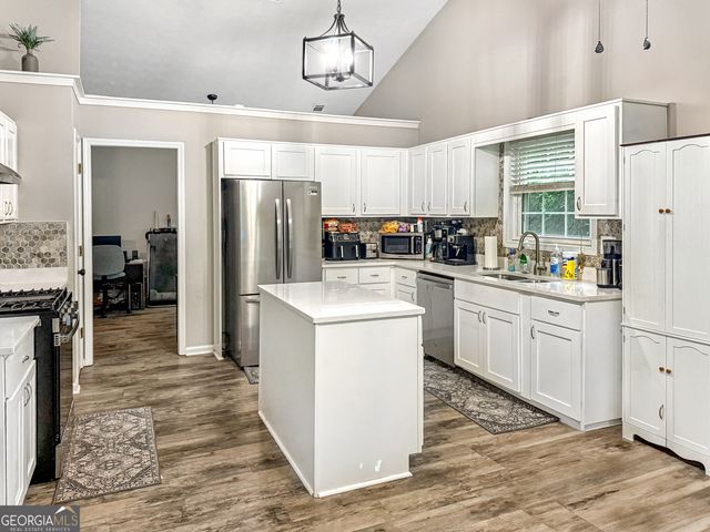 635 Paris Drive, Lawrenceville, GA 30043