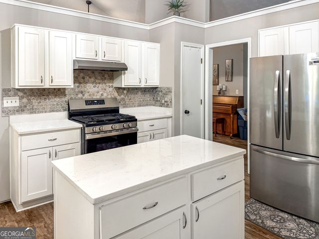 635 Paris Drive, Lawrenceville, GA 30043
