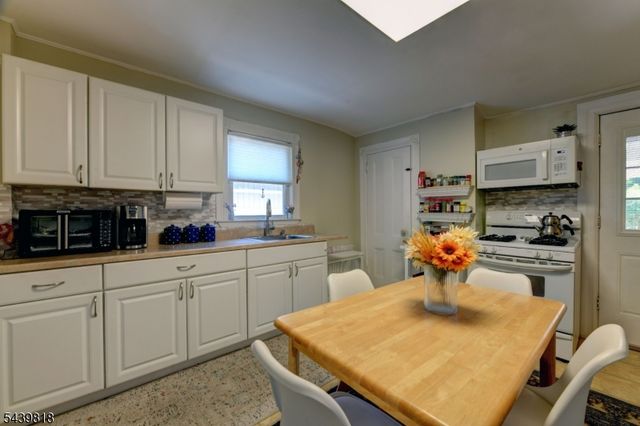 9 Walnut St, Little Falls Twp., NJ 07424