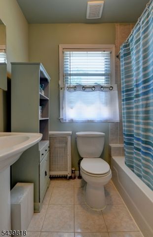 9 Walnut St, Little Falls Twp., NJ 07424