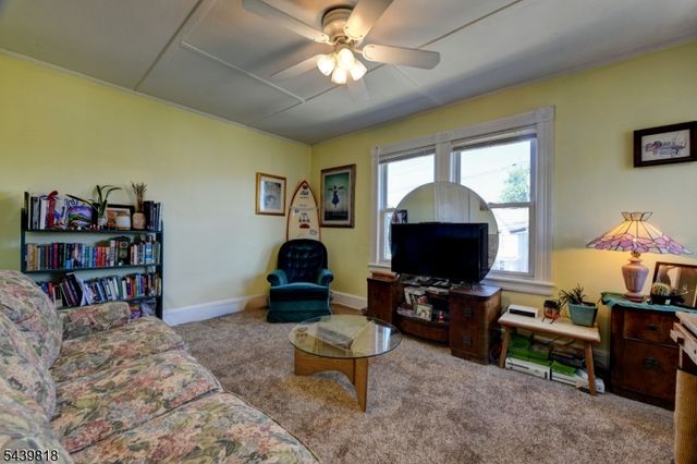 9 Walnut St, Little Falls Twp., NJ 07424