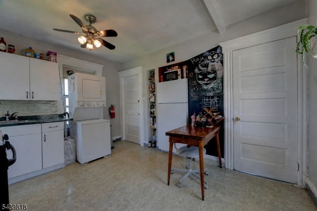 9 Walnut St, Little Falls Twp., NJ 07424