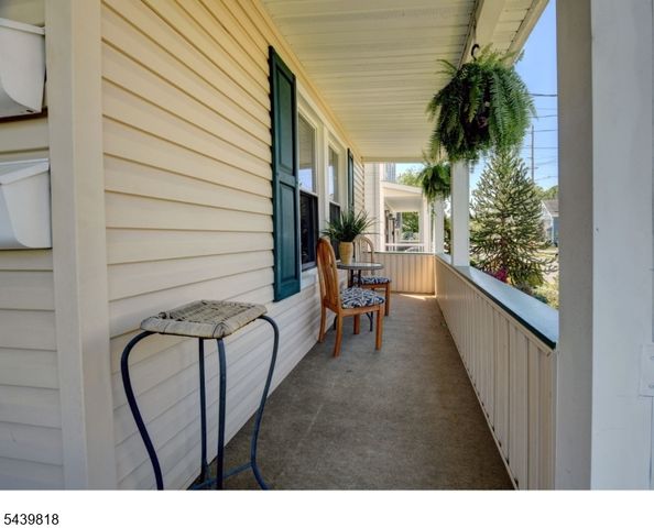 9 Walnut St, Little Falls Twp., NJ 07424