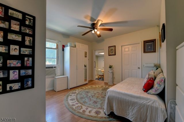 9 Walnut St, Little Falls Twp., NJ 07424