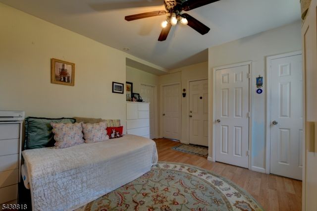 9 Walnut St, Little Falls Twp., NJ 07424