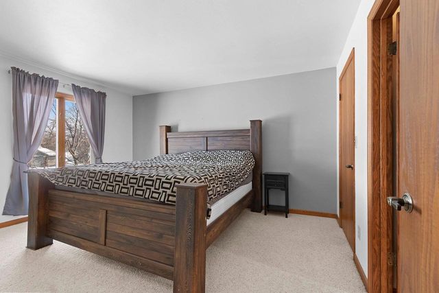 2945 MOSSY OAK CIRCLE, Green Bay, WI 54311