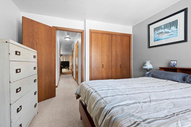 2945 MOSSY OAK CIRCLE, Green Bay, WI 54311