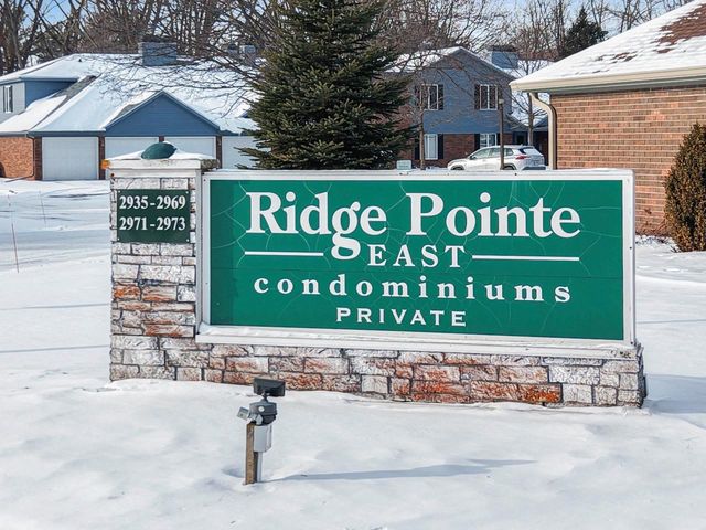 2945 MOSSY OAK CIRCLE, Green Bay, WI 54311