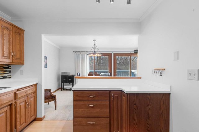 2945 MOSSY OAK CIRCLE, Green Bay, WI 54311