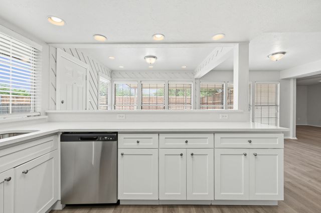 900 Mount Vernon Drive, Richardson, TX 75081