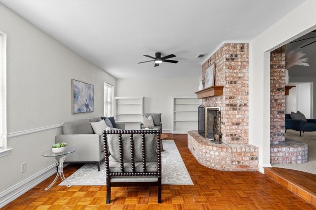 2358 Mockingbird Drive, Grapevine, TX 76051