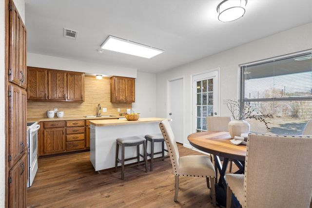 2358 Mockingbird Drive, Grapevine, TX 76051