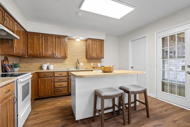 2358 Mockingbird Drive, Grapevine, TX 76051