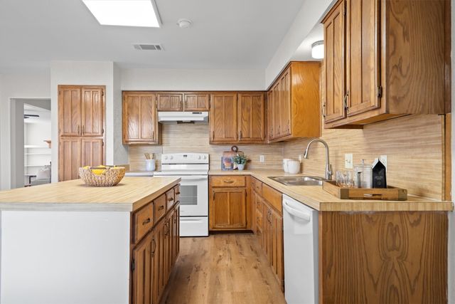 2358 Mockingbird Drive, Grapevine, TX 76051