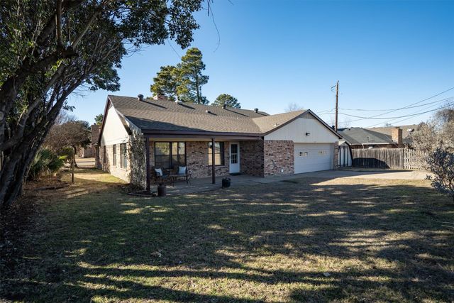 2358 Mockingbird Drive, Grapevine, TX 76051