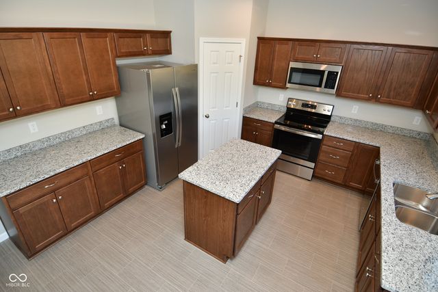 9732 Evening Sky Way, Indianapolis, IN 46239