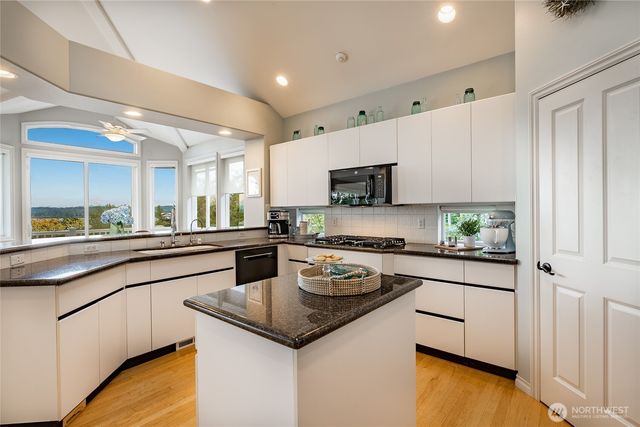 5332 Canvasback Loop, Blaine, WA 98230