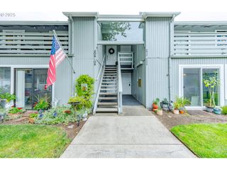 650 HARLOW Rd 209, Springfield, OR 97477