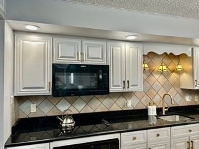 511 Ferncroft Tower 511, Middleton, MA 01949