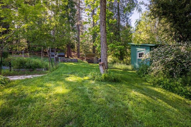 210 Drummond St, Nevada City, CA 95959