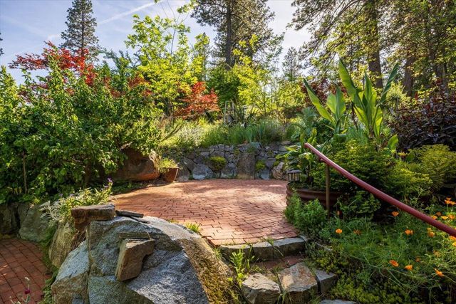 210 Drummond St, Nevada City, CA 95959